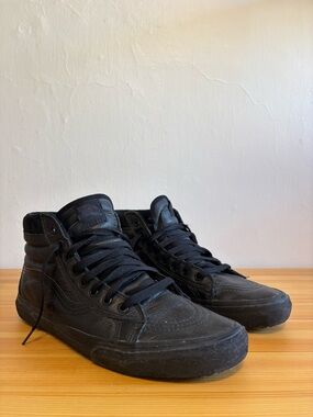 Vans Men’s Sk8 Hi MTE Skate Sneakers Black